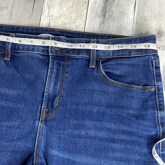 OLD Navy power slim straight mid rise medium wash jeans.  Size 12 short.‎ EUC - Picture 6 of 11